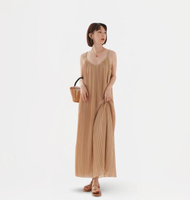 ĐẦM HAI DÂY DÁNG MAXI SUÔNG XẾP LY
